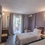 Alojamento de Acomodação e Pequeno-almoço Tellis 3*
