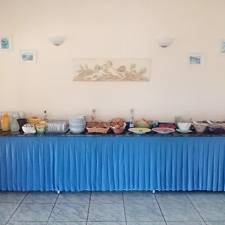 Tellis לינה וארוחת בוקר 2*