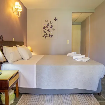 Tellis Bed & Breakfast 2*